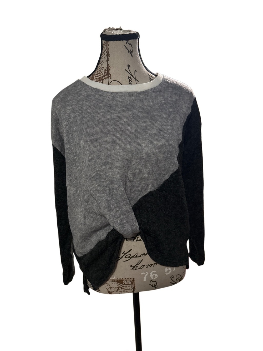 Women’s Two-Tone Gray & Black Twist Front Sweater, M